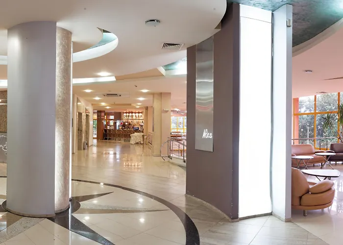 Golden Sands hotels near Aquapolis